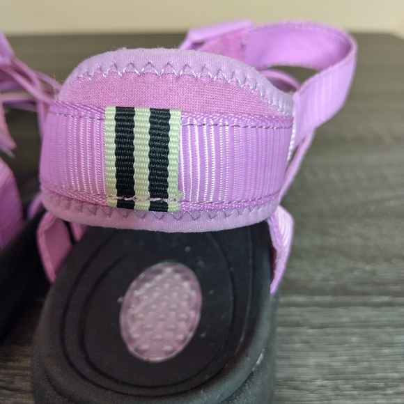 Dr Scholl's woman 10 sport sandals. Stretch Strappy. Next to new. Color Orchid - Picture 9 of 11